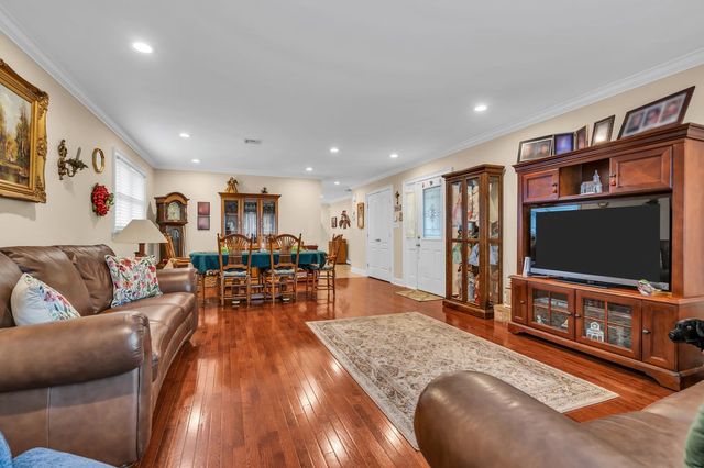 23 Roman Street, Toms River, NJ 08757