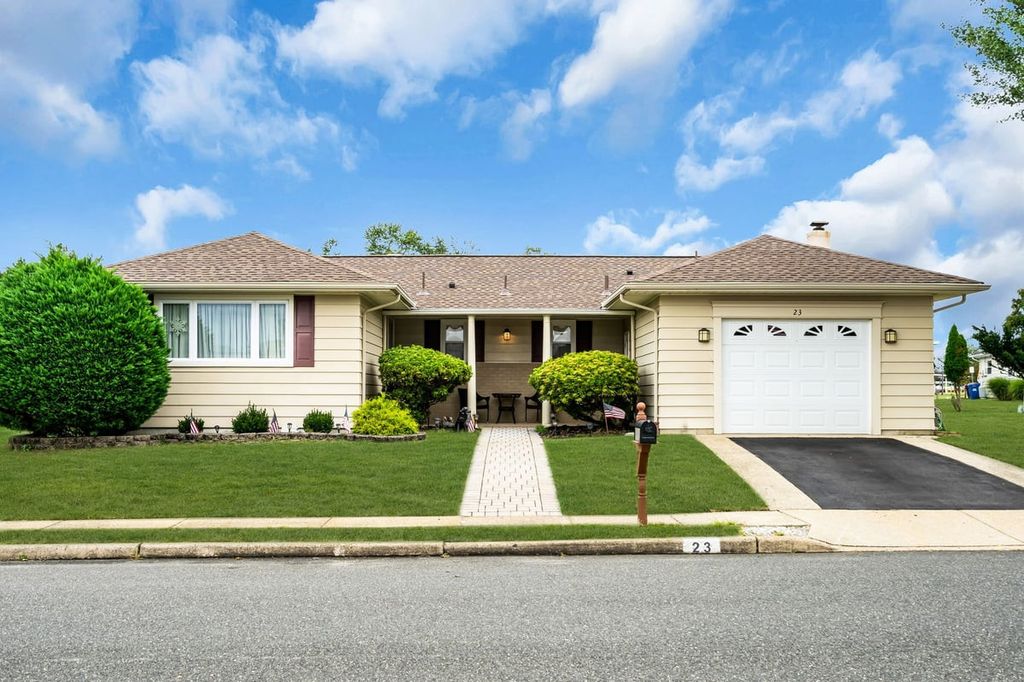 23 Roman Street, Toms River, NJ 08757