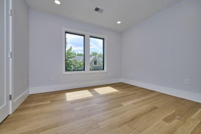 123 Fuller B, Brookline, MA 02446