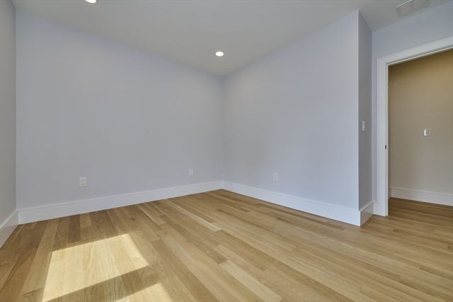 123 Fuller B, Brookline, MA 02446