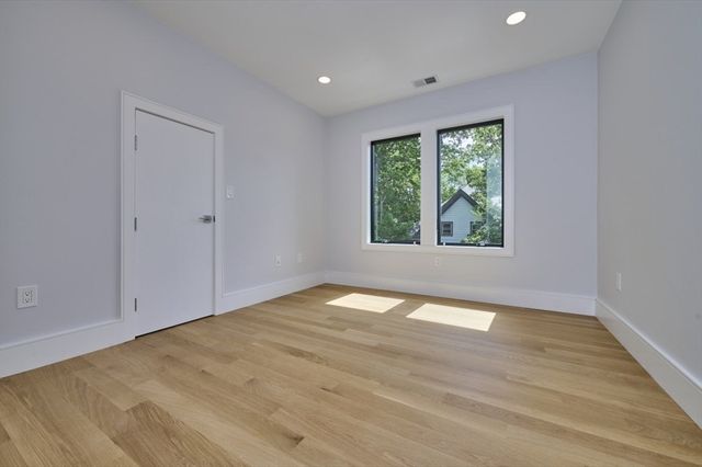 123 Fuller B, Brookline, MA 02446