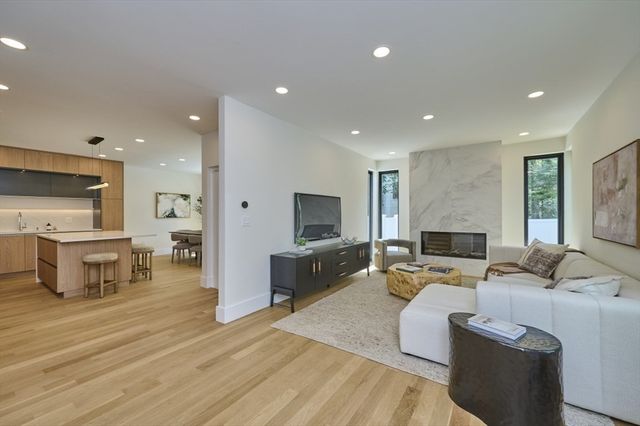 123 Fuller B, Brookline, MA 02446