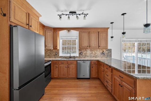 30 Noahs Way, Sprague, CT 06330