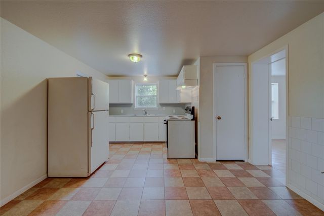 1308 S Pine ST D, Georgetown, TX 78626