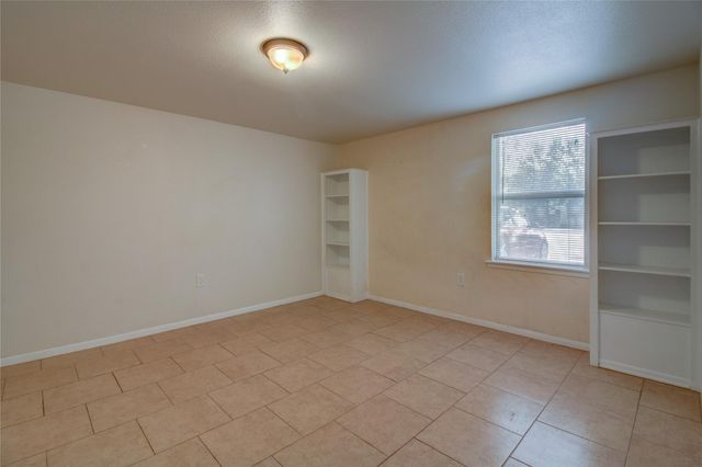 1308 S Pine ST D, Georgetown, TX 78626