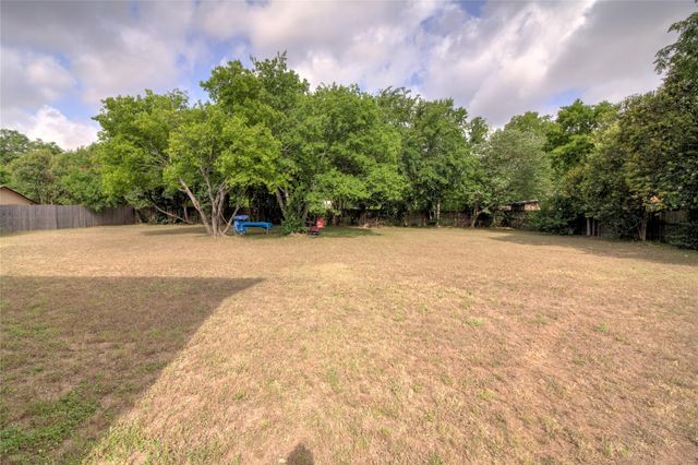 1308 S Pine ST D, Georgetown, TX 78626