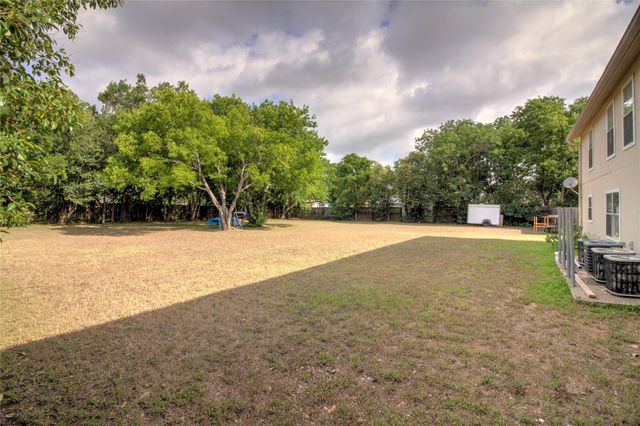 1308 S Pine ST D, Georgetown, TX 78626