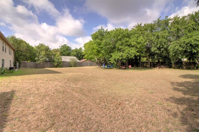 1308 S Pine ST D, Georgetown, TX 78626