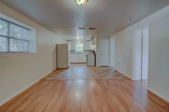 1308 S Pine ST D, Georgetown, TX 78626