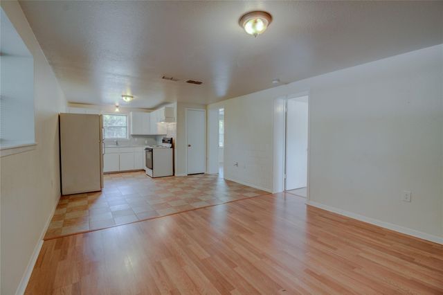 1308 S Pine ST D, Georgetown, TX 78626