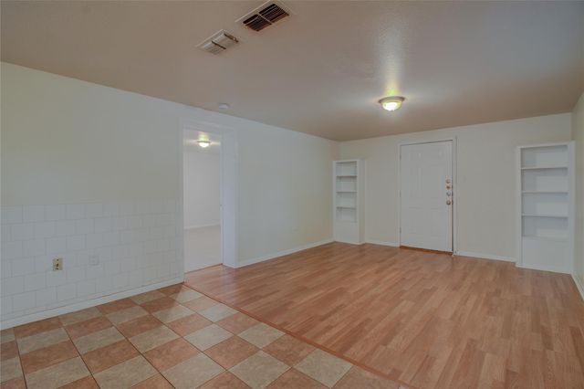 1308 S Pine ST D, Georgetown, TX 78626