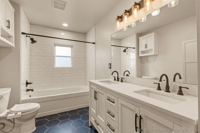 2433 Gary Place, Tulsa, OK 74114