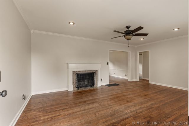 2433 Gary Place, Tulsa, OK 74114