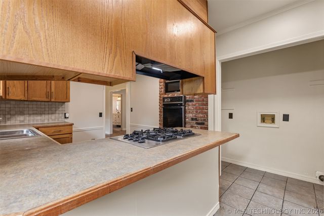 2433 Gary Place, Tulsa, OK 74114