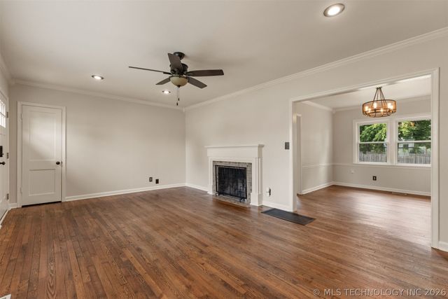 2433 Gary Place, Tulsa, OK 74114