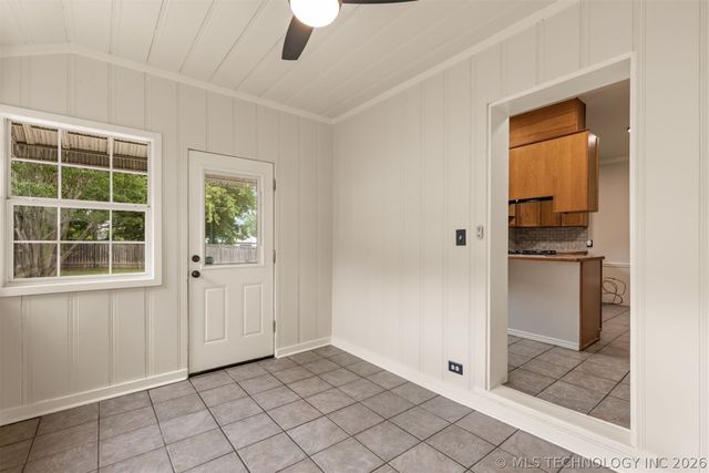 2433 Gary Place, Tulsa, OK 74114