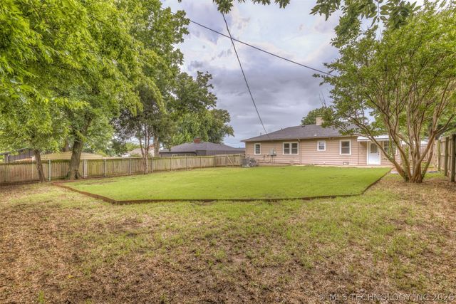 2433 Gary Place, Tulsa, OK 74114