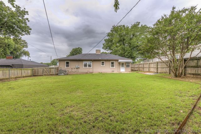 2433 Gary Place, Tulsa, OK 74114