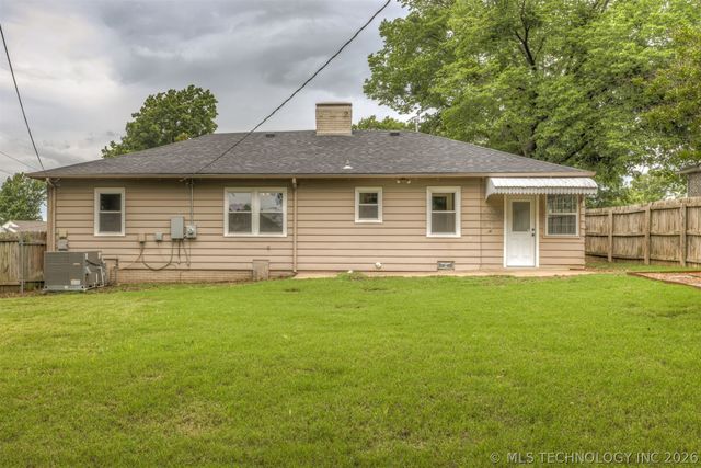2433 Gary Place, Tulsa, OK 74114