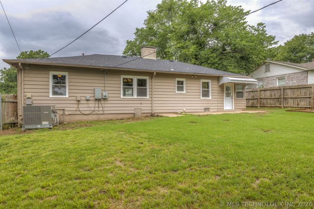 2433 Gary Place, Tulsa, OK 74114