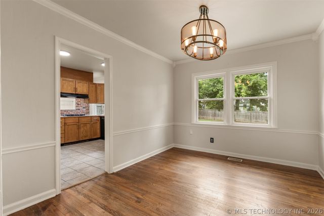 2433 Gary Place, Tulsa, OK 74114