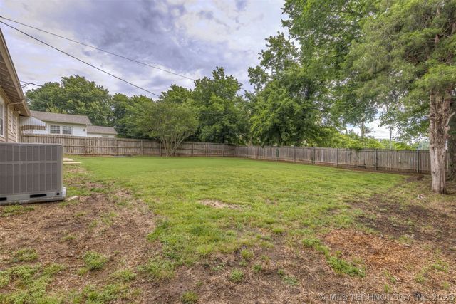 2433 Gary Place, Tulsa, OK 74114