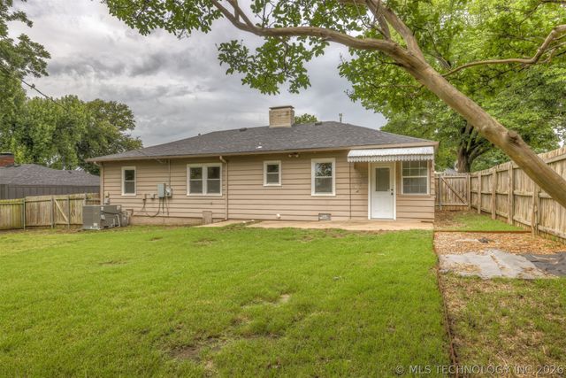 2433 Gary Place, Tulsa, OK 74114