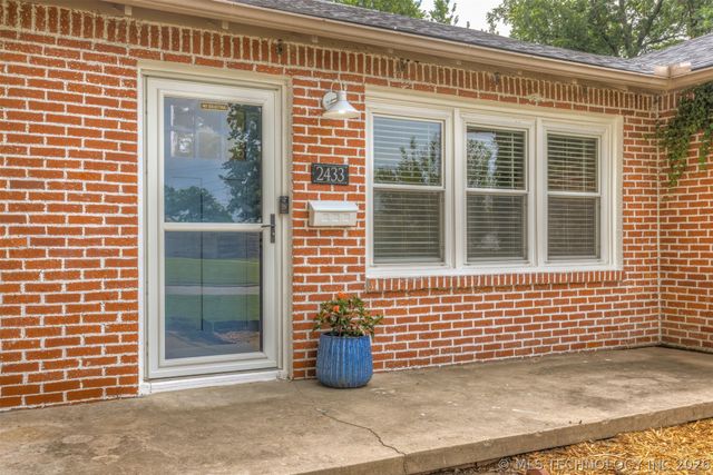 2433 Gary Place, Tulsa, OK 74114