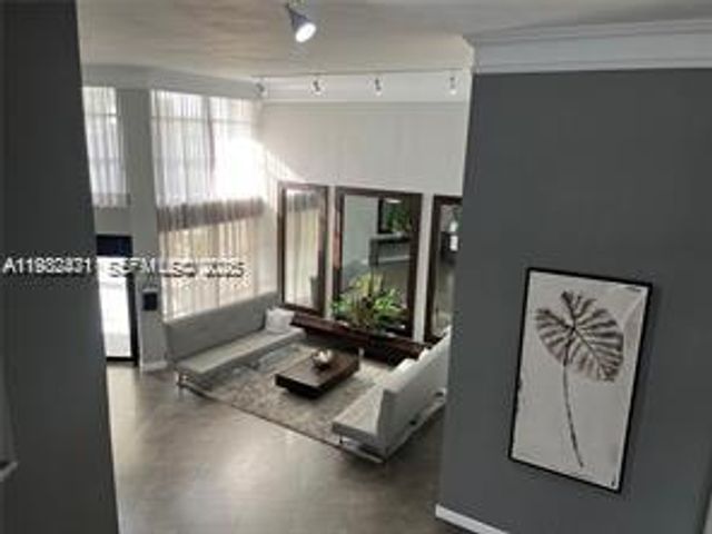 200 Leslie Dr 303, Hallandale Beach, FL 33009