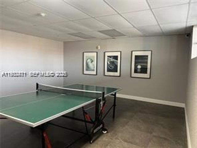 200 Leslie Dr 303, Hallandale Beach, FL 33009