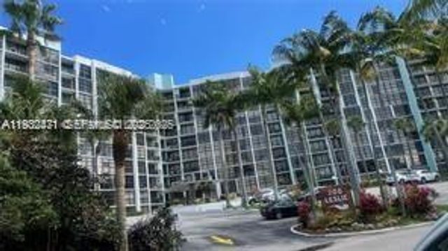 200 Leslie Dr 303, Hallandale Beach, FL 33009