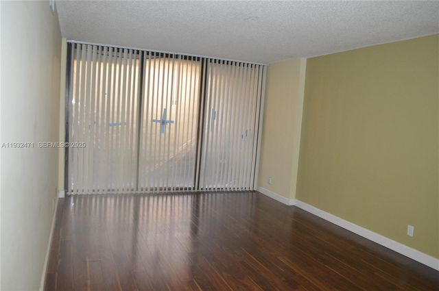 200 Leslie Dr 303, Hallandale Beach, FL 33009