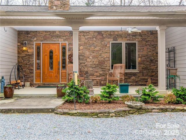 1468 Mount Olivet Road, Zirconia, NC 28790