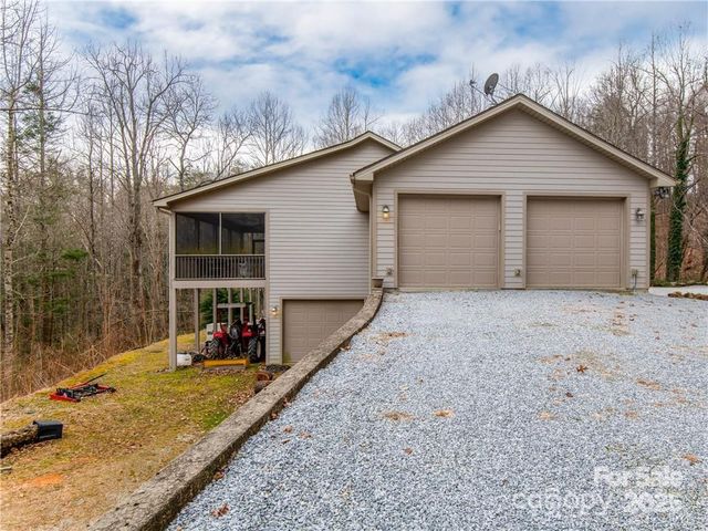 1468 Mount Olivet Road, Zirconia, NC 28790