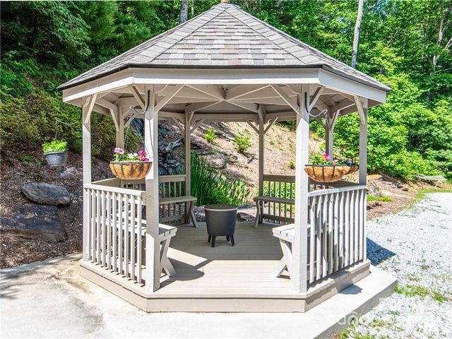 1468 Mount Olivet Road, Zirconia, NC 28790