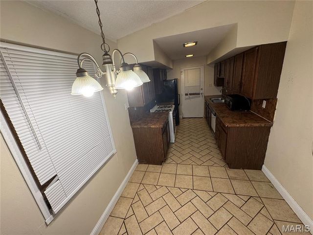 404 Saint Thomas Lane, Cahokia, IL 62206