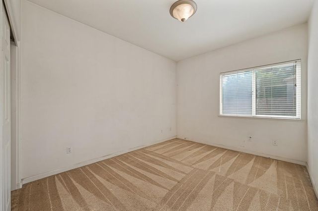 9446 Grasmeer Way, Elk Grove, CA 95624
