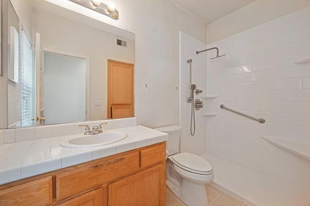 9446 Grasmeer Way, Elk Grove, CA 95624