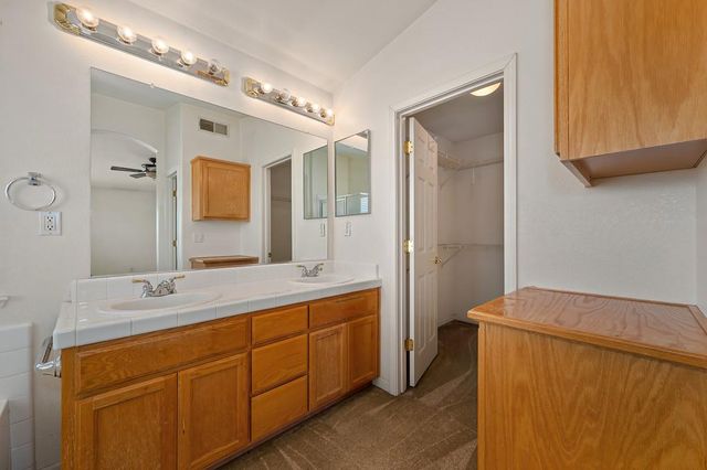 9446 Grasmeer Way, Elk Grove, CA 95624