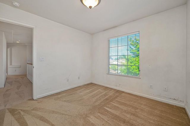 9446 Grasmeer Way, Elk Grove, CA 95624