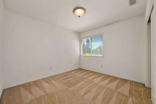 9446 Grasmeer Way, Elk Grove, CA 95624