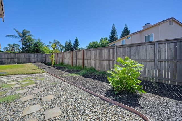 9446 Grasmeer Way, Elk Grove, CA 95624