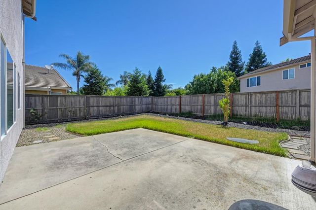 9446 Grasmeer Way, Elk Grove, CA 95624