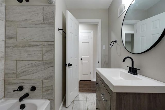 3701 S Scott Avenue, Independence, MO 64052