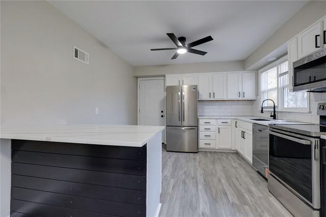 3701 S Scott Avenue, Independence, MO 64052