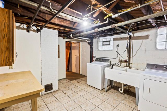 5125 W Wisconsin AVENUE #5127, Milwaukee, WI 53208