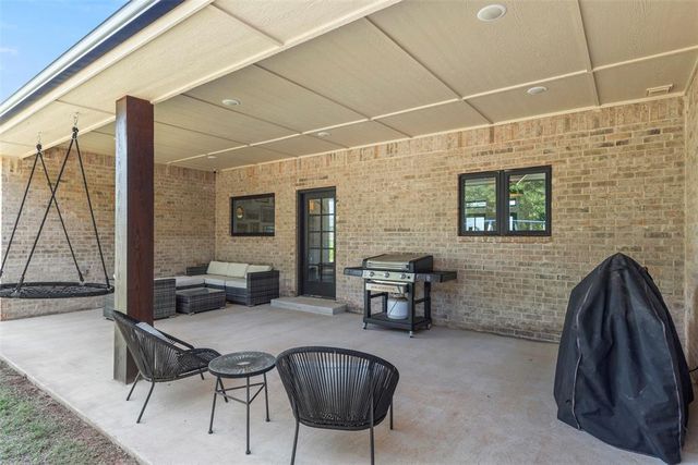 1074 Fawn Meadow Drive, Blanchard, OK 73010