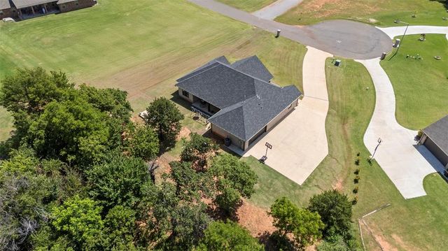 1074 Fawn Meadow Drive, Blanchard, OK 73010