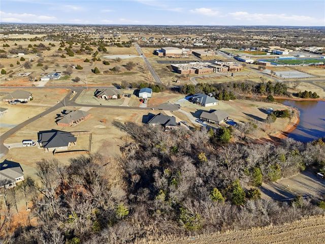 1074 Fawn Meadow Drive, Blanchard, OK 73010