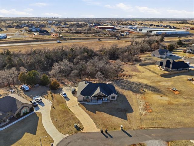 1074 Fawn Meadow Drive, Blanchard, OK 73010